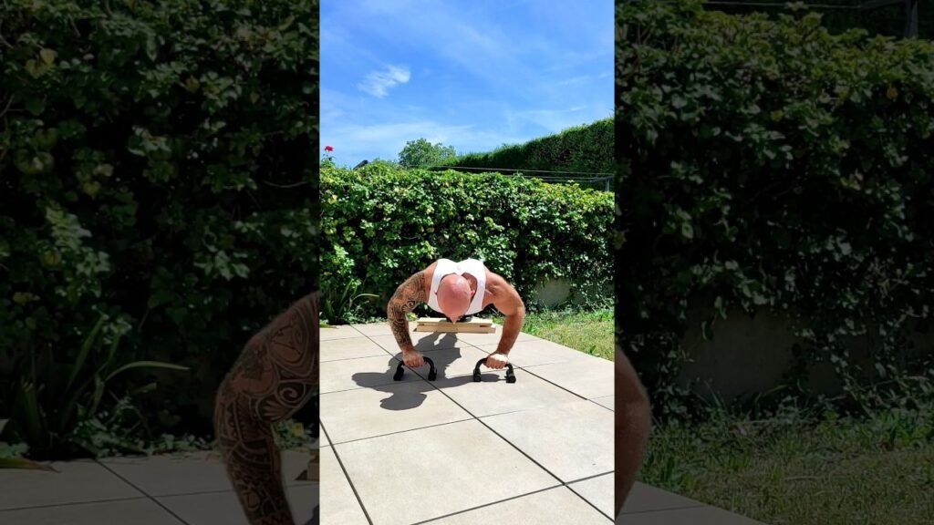 Pompe surélevée avec poignée (elevated push-up with handle)