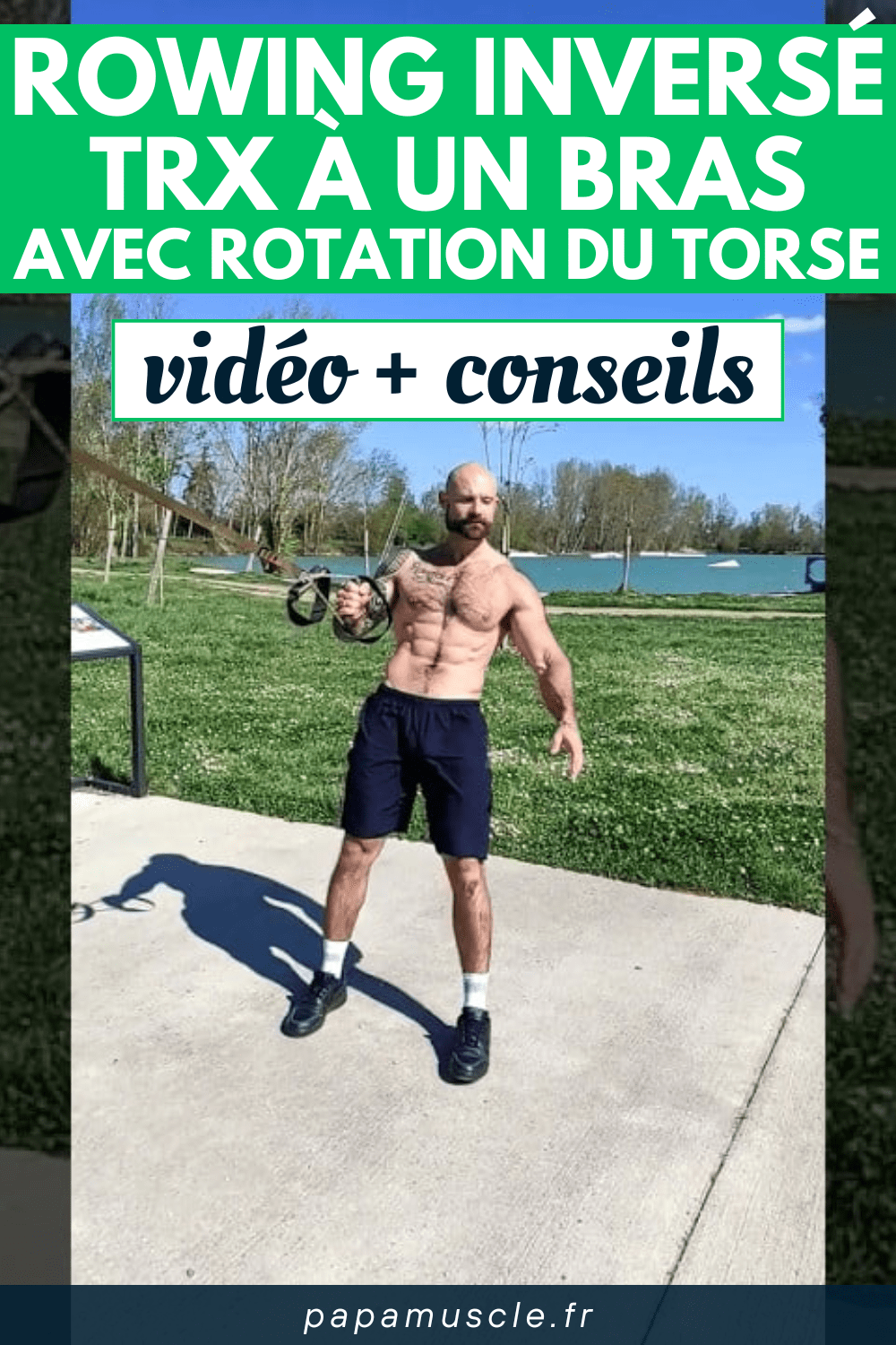 rowing inversé TRX à un bras avec rotation du torse